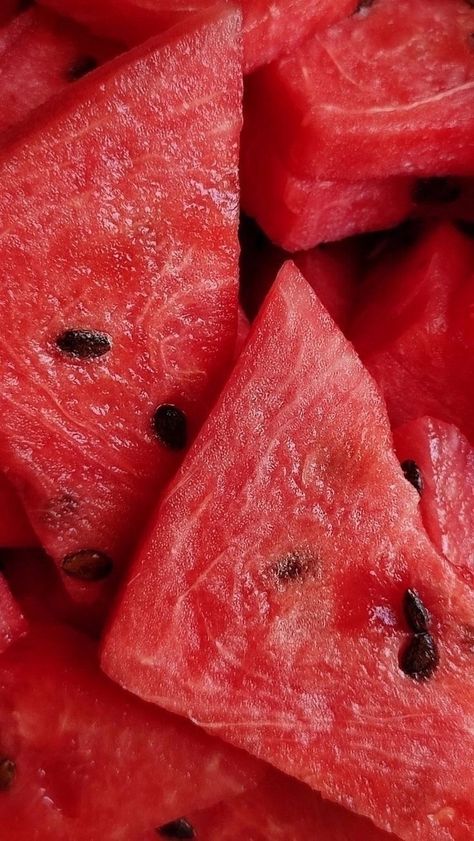 Watermelon Photography, Tropical Fruit Photography, Watermelon Vodka Drinks, Watermelon Juice Recipe, Watermelon Sangria, Watermelon Dessert, Watermelon Wallpaper, Ingredients Photography, Patio Gardening