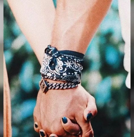 Hands Pics, Romantic Series, Can And Sanem, Day Dreamer, Can Sanem, Erkenci Kus, Romantic Drama, Erkenci Kuş, Cute Couple Art