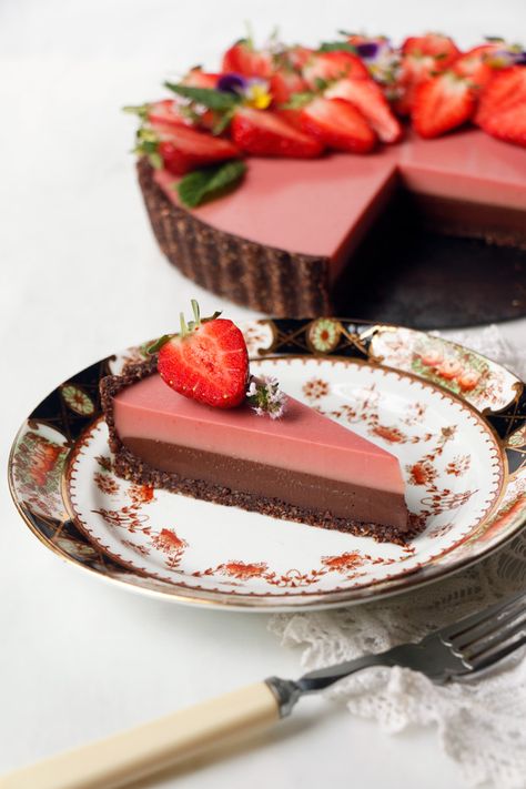 Sweets Healthy, Chocolate Strawberry Desserts, Brownie Fudge, Tart Vegan, Vegan Tarts, Chocolate Tarts Recipe, Vegan Chocolate Recipes, Cookie Brownie, Chocolate Deserts