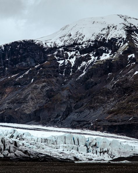 Skaftafell National Park in Iceland... an absolute must if you do a road trip along the South Coast. I don't think I'll ever get bored of this country's scenery, no matter how many times I visit 🤩🇮🇸 #iceland #skaftafell #skaftafellnationalpark #icelandroadtrip #icelandtravel Skaftafell National Park, Iceland Road Trip, Visit Iceland, Iceland Travel, No Matter How, The South, Iceland, How Many, National Park