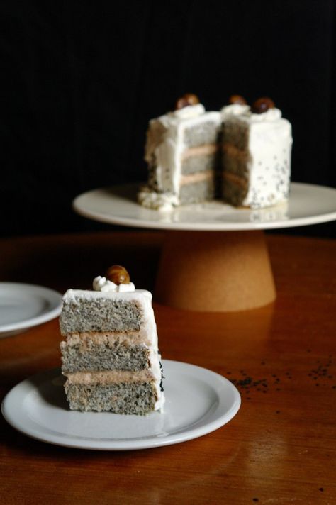 Sesame Cake Recipe, Black Sesame Dessert, Asian Cake, Black Sesame, Keeping It Simple, Asian Desserts, Roll Cake, Just Cakes, Bakery Recipes