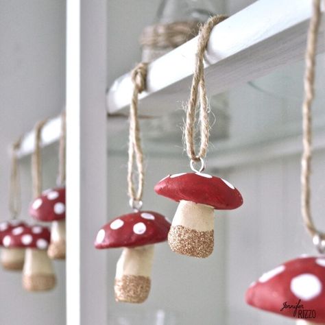 Diy Toadstools How To Make, Diy Mushroom Windchime, Mushroom Project Ideas, Diy Clay Mushrooms Ideas, Air Clay Mushroom, Foam Clay Ornaments, Clay Mushroom Ornament, Mushroom Garland Diy, Fall Ornaments Diy