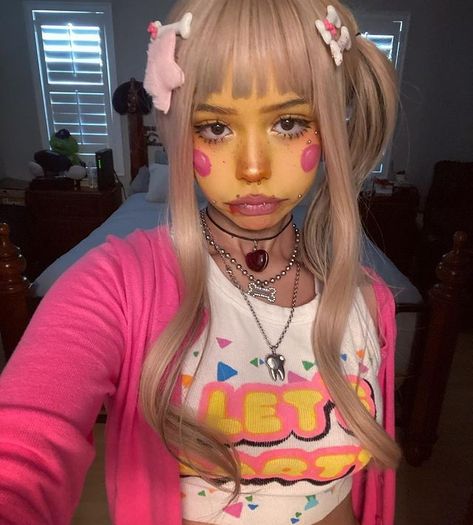 Chica Costume, Cute Clown Makeup, Funky Makeup, Cartoon Character Costume, Fnaf Cosplay, Cute Halloween Makeup, Doll Eye Makeup, Pretty Halloween Costumes, Face Paint Makeup