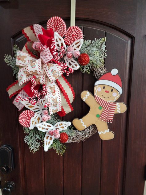 Gingerbread Wreath Diy, Gingerbread Man Wreath Diy, Decoexchange Gingerbread Tutorials Wreath, Gingerbread Girl Wreath, Gingerbread Wreath Attachment, Gingerbread Christmas Decor Wreaths & Garlands, Gingerbread Diy, Gingerbread Christmas Decor, Outdoor Wreaths