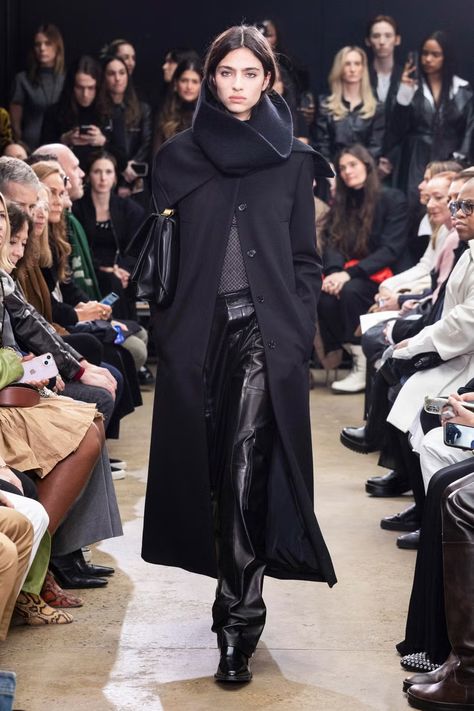 fall 2024 fashion trends high neck 2024 Trends, Fashion Week Runway, Fashion Show Collection, Style Chic, Fall 2024, Proenza Schouler, New York Fashion Week, New York Fashion, Autumn Winter Fashion