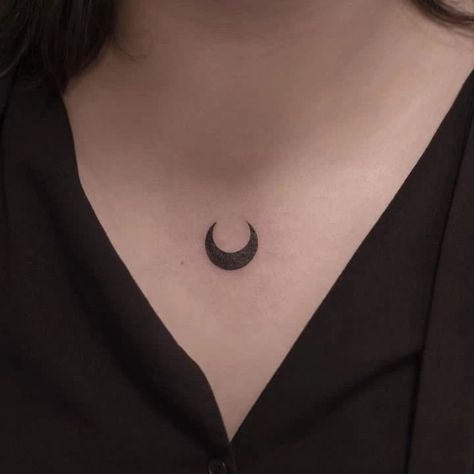 Crescent Moon Tattoo Chest, Moon Chest Tattoo Men, Moon On Chest Tattoo, Crescent Moon Tattoo Simple, Grunge Collar Bone Tattoo, Moon Tattoo On Chest, Moon Collarbone Tattoo, Moon Collar Bone Tattoo, Moon Tattoo Chest