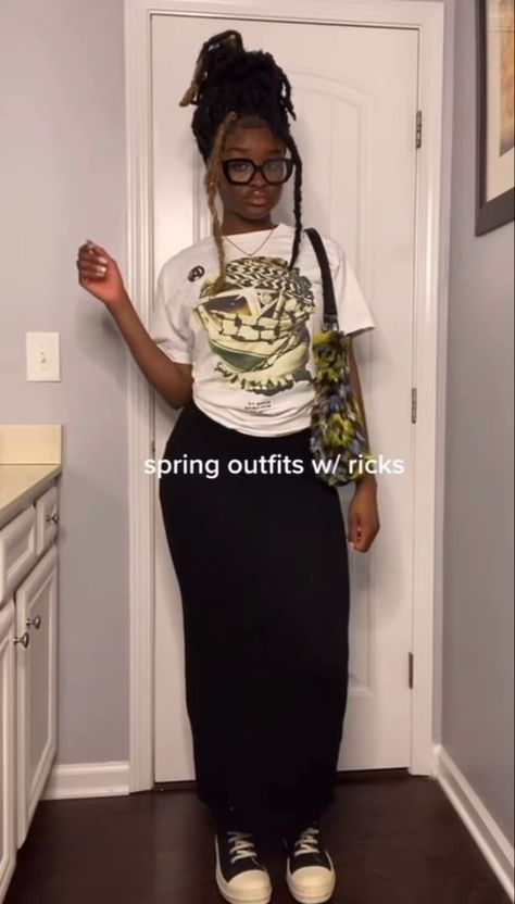 School Outfits Long Skirts, Maxi Skirt Outfit For School, Long Skirt Baddie Outfits, Outfit Inspo Skirts Long, Earthy Outfits Skirts, College Church Outfits, Long Skirt Outfits For Church, Black Women Skirt Outfits, Black Long Skirt Outfit Summer