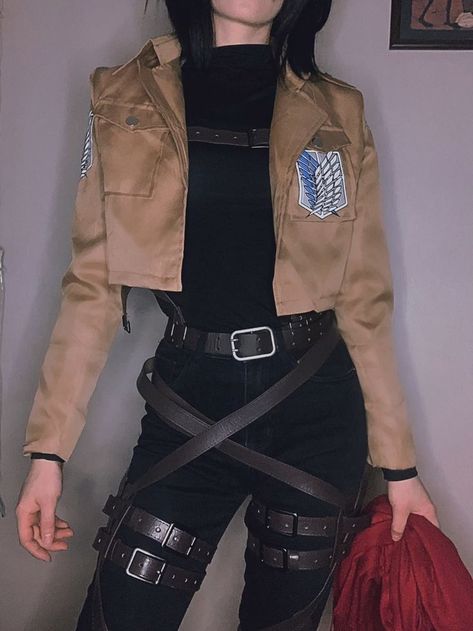 Aot Mikasa Cosplay, Mikasa Ackerman Costume, Female Naruto Cosplay, Mikasa Ackerman Outfit, Attack On Titan Halloween Costume, Anime Convention Outfits, Mikasa Outfit, Mikasa Costume, Anime Cosplay Ideas Female