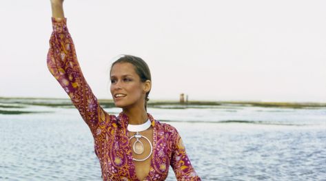 Sleek Watch, Chunky Choker Necklace, Oversized Hoop Earrings, 70s Jewelry, Isabelle Adjani, Stephanie Seymour, Mario Sorrenti, Lauren Hutton, Diana Vreeland