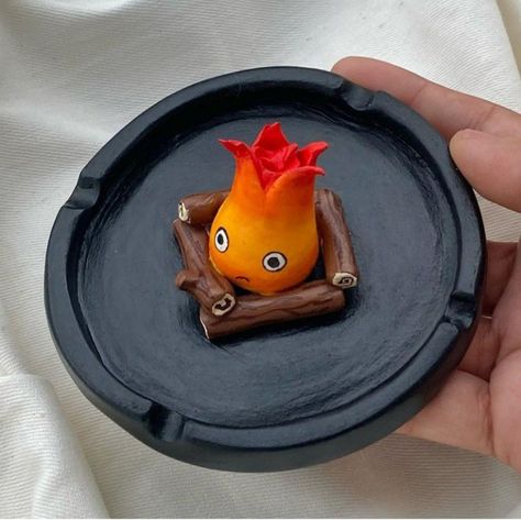 Howl's Moving Castle Calcifer, Foam Clay, Flower Mirror, Sculpture Art Clay, Howl's Moving Castle, Tanah Liat, Clay Diy Projects, Clay Crafts Air Dry, Keramik Design