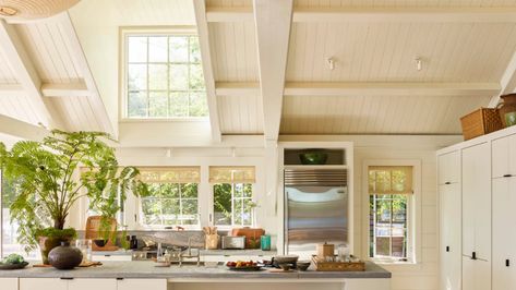 Maine Cottage, Interior Minimalista, House By The Sea, All White Kitchen, Design Blogs, Seaside Cottage, Style Cottage, Modern Cottage, A Frame House