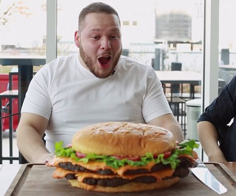 Giant Cheeseburger, Alvin Zhou, Giant Burger, Giant Hamburger, Cake For His Birthday, Chef Skills, Big Burger, Retro Birthday Parties, Burger Cake