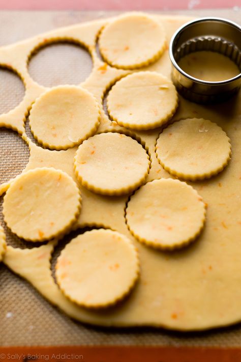 How to bake orange shortbread cookies on sallysbakingaddiction.com Orange Shortbread Cookies, Orange Shortbread, Dark Chocolate Orange, Orange Baking, Orange Cookies, Sally's Baking, Orange Slice, Bake Cookies, Cinnamon Spice