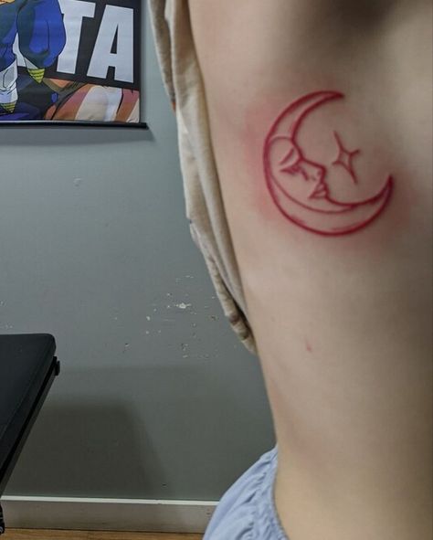 444 Moon Tattoo, Tattoo Ideas Female Red And Black, Red Ink Moon Tattoo, Japanese Red Moon Tattoo, Red Tattoos Ideas, Red Moon Tattoo, Red And Black Tattoos, La Luna Tattoo, Small Red Tattoo