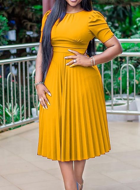 Style Vert, Purple Fashion Casual, Plus Size Formal, Dress Item, Yellow Midi Dress, Dress Sleeve Styles, Round Neck Dresses, Office Dresses, Pleated Midi Dress