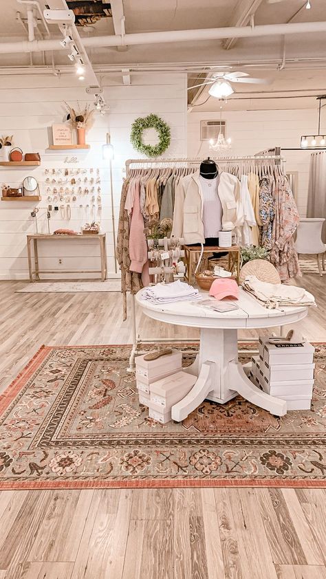 Fashion Botique Interiors, Boutique Designs Ideas, Neutral Boutique Interior, Women's Boutique Interior Store Design, Boho Boutique Names, Botique Interiors Ideas At Home, Boho Boutique Display, French Country Boutique, Upscale Boutique Decor