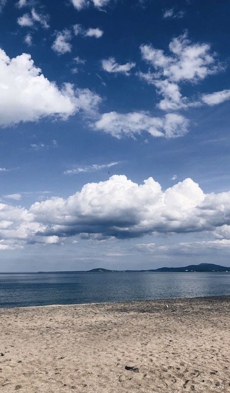 Treasure Island Movie, Clouds Sky Aesthetic, Sky Photoshop, Splash Images, Sun Clouds, Fluffy Clouds, Beach Background, Sky Photos, Simple Background Images