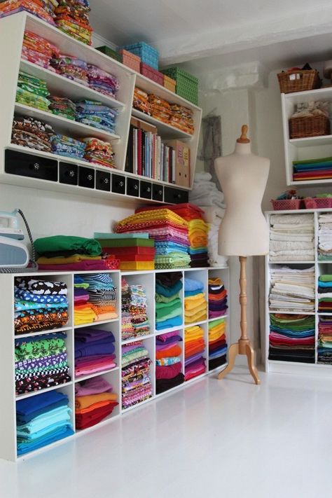 Design Studio Workspace, Sewing Room Inspiration, Sewing Room Storage, Sewing Spaces, Sewing Room Design, Sewing Room Decor, Dream Craft Room, Craft Room Design, Sewing Room Organization