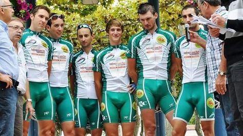 Cycling Apparel Men, Cycling Attire, Men Bodies, Ballet Boys, Cycling Clothes, Men Cycling, Hunks Men, Lycra Men, Men Sport Pants