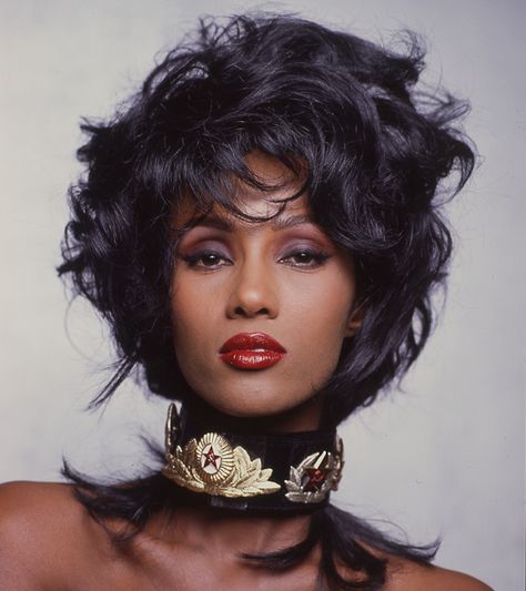 90s Reference Photos, Iman Abdulmajid 80s, Iman Model 80s, Iman 80s, Black Women 80s Fashion, 80s Black Women, Cool Tone Eyeshadow, Iman Abdulmajid, Iman Model