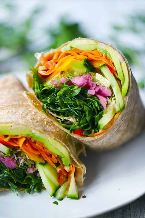 This delicious vegan veggie wrap with hummus and avocado is an easy sandwich recipe to prep for weekday lunches and is healthy, fresh, and satiating with protein and healthy fats! Wraps With Hummus, Weekday Lunches, Sandwich Sauces, Healthy Foods To Make, Healthy Wraps, Veggie Wraps, Vegetarian Sandwich, Veggie Sandwich, Cheap Healthy Meals