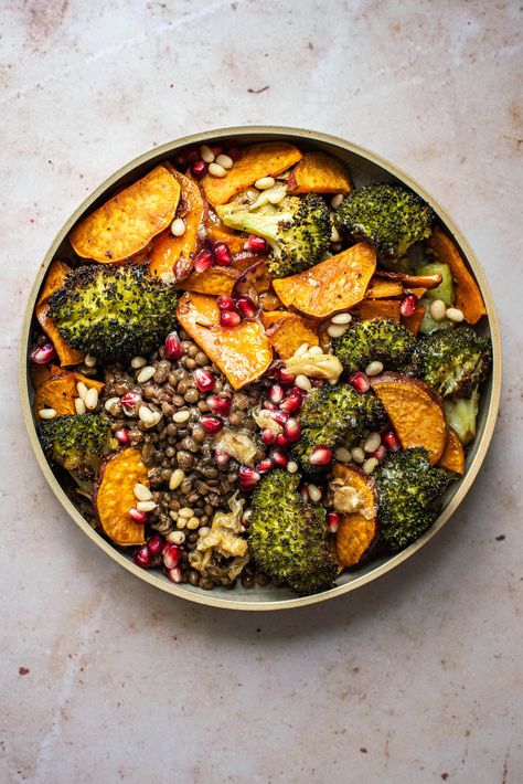 Roasted Broccoli and Sweet Potato Lentil Bowl - Occasionally Eggs Brocoli Sweet Potato, Lentil Harvest Bowl, Vegan Lentil Bowl, Lentil Bowl Recipe, Broccoli Sweet Potato Recipes, Lentil Broccoli, Sweet Potato And Onion, Brócoli Recipes, Lentil Bowls