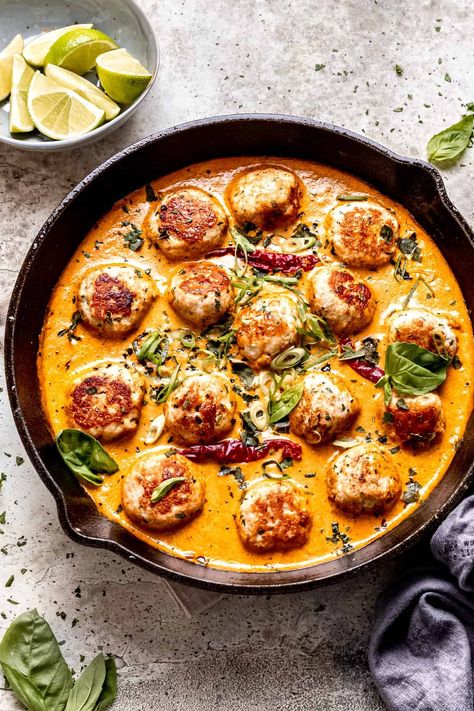 These Thai curry turkey meatballs are so quick and easy you'll be making them every week. Using only ingredients from Aldi UK you know they're going to be affordable and easy to make. Using only one pot these meatballs are browned until golden, then simmered to tender perfection in a silky and creamy Thai curry sauce. They're gluten-free, dairy-free egg-free so they're perfect for sensitive eaters too! #onepotdinner #gfmeal #glutenfree #turkey #aldiukrecipes #savvybites Curry Turkey, Thai Turkey Meatballs, Aldi Meals, Easy Turkey Meatballs, Meaty Meals, Red Curry Sauce, Curry Meatballs, Aldi Meal Plan, Turkey Meatball