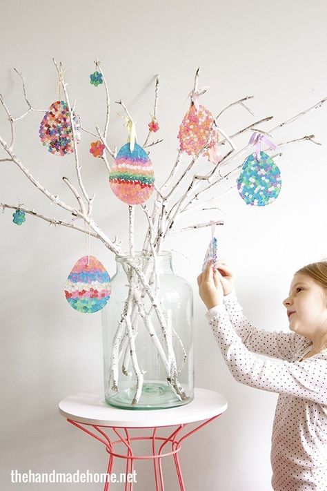 easter_egg_sun_catchers Easter Egg Tree Diy, Easter Egg Tree, Egg Tree, Easter Tree Decorations, Easter Egg Painting, Easter Inspiration, Easter Eggs Diy, Easter Projects, Easter Craft