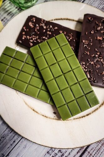 Matcha Chocolate Bar, Airbnb Interior, Makanan Aesthetic, Macadamia Nut Butter, Matcha White Chocolate, Chocolate Bar Recipe, Vegan Chocolate Recipes, Matcha Recipes, Matcha Aesthetic