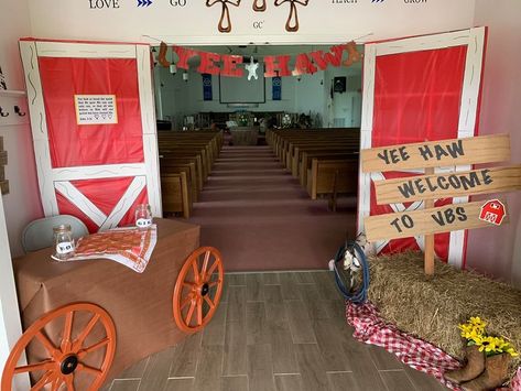 Farm Party Entrance Decor, Fall Vbs Ideas, Farm Vacation Bible School, Farm Animal Decorations, Western Themed Vbs, Hay Day Vbs Decorations, Farm Vbs Crafts, Vbs Western Theme Ideas, Western Theme Vbs Decorations