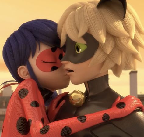 elation s5 #mlb Ladybug And Cat Noir Love, Caring Friend, Ladybug E Catnoir, Ladybugs Movie, Catnoir And Ladybug, Adrian And Marinette, Lady Noir, Monster High Pictures, Ladybug And Cat Noir