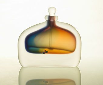 Perfume Bottle Design, Perfume Packaging, Perfume Design, Perfume Brands, Packaging Design Inspiration, Glass Artists, Bottle Design, Objects Design, Perfume Bottle