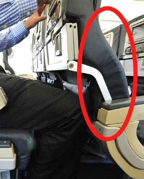 Seat recline does not affect tray table Airplane Hacks, Travel Hacks Airplane, Plane Seats, Airplane Seats, Travel Tray, Small Airplanes, Air Travel Tips, Fly Plane, Easy Soup