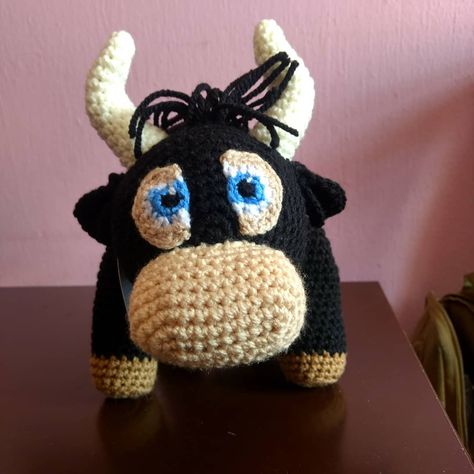 #toro #crochetanimal #amigurumiscuqui #ferdinando #Amigurumis #amigurumisaddict #crochetera #crochet #crochetaddict #ferdinand #crochetlove… Crochet Animal, Crochet Animals, Crochet Hats, Amigurumi, Crochet, Hats, Quick Saves