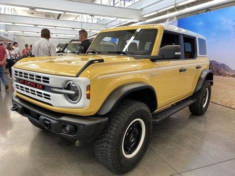 Yellow Ford Bronco, Yellow Bronco, Bronco Heritage Edition, Bronco Heritage, 2023 Bronco, 2023 Ford Bronco Sport, Bronco Car, Car Things, Future Trucks