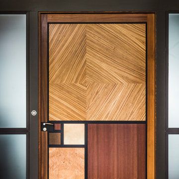 Mid Century Doors Entrance, Midcentury Front Door, Midcentury Modern Door, Modern Wood Front Door, Modern Front Door Ideas, Foyers And Entryways, Mid Century Doors, Mid Century Modern Front Door, Modern Entryway Ideas