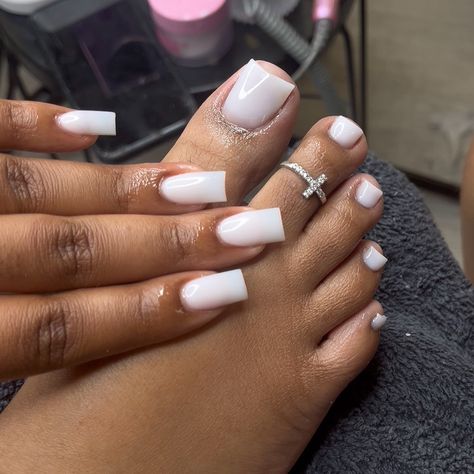 LADIES CHEAP MATCHING SETS FOR DA LOW, ONLY FOR THE MONTH OF JUNE : BOOK TODAY! 🫧🌞 ♡︎ length : short or smedium ♡︎ can be ANY design ( send inspo ) ♡︎ when you book, book under “Limited Time $150 MS“ ♡︎ Can be booked for ANY date! (doesn't have to be booked for june) ♡︎ This sale will end June 30th @11:59! 🩷 HURRY :) 𝐓𝐇𝐄 𝐁𝐄𝐒𝐓 𝐓𝐎𝐄 / 𝐍𝐀𝐈𝐋 𝐓𝐄𝐂𝐇 𝐈𝐍 𝐓𝐇𝐄 𝟑𝟎𝟐 𝐀𝐑𝐄𝐀 ✩ 𝐒𝐄𝐂𝐔𝐑𝐄 𝐘𝐀 𝐀𝐏𝐏𝐎𝐈𝐍𝐓𝐌𝐄𝐍𝐓 𝐓𝐎𝐃𝐀𝐘 𝐋𝐈𝐍𝐊 𝐈𝐍 𝐁𝐈𝐎 #explore #sale #nailinspo #nailsandtoes Matching Sets Nails And Toes, Short Acrylic Nails And Toes Matching, Matching Set Nails And Toes, White Nails And Toes, Matching Nail And Toe Sets, Nails And Toes Matching, Toes And Nails, Nails And Toes, Acrylic Toes