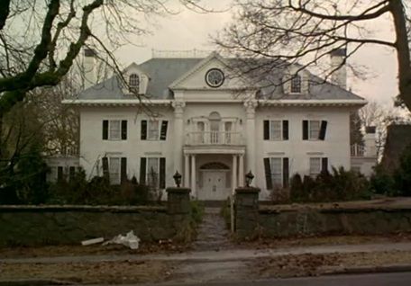 Jumanji House Jumanji House, Movie Houses, 90s Movies, Movie Sets, Colonial House, Architectural Inspiration, Home Decorators Collection, Elegant Homes, Autumn Home