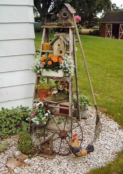 Wooden Ladder Ideas, Summer Garden Decorations, Taman Vintage, Old Wooden Ladders, Flower Garden Decorations, Garden Ladder, Gardening Decor, Old Ladder, Vintage Ladder