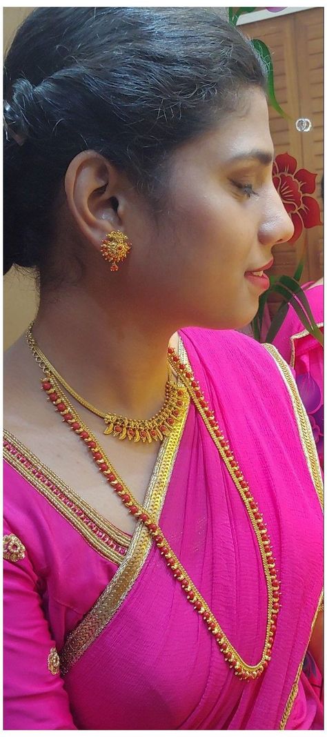 Simple Coral Necklace Indian Gold, Coral Studs In Gold Indian, Coral Gold Chain Designs, Less Weight Gold Jewellery, Pavalam Gold Chain, Pavalam Necklace, Pagadam Jewellery Necklace, Simple Gold Jewellery Design, Coral Beads Necklace Indian Gold