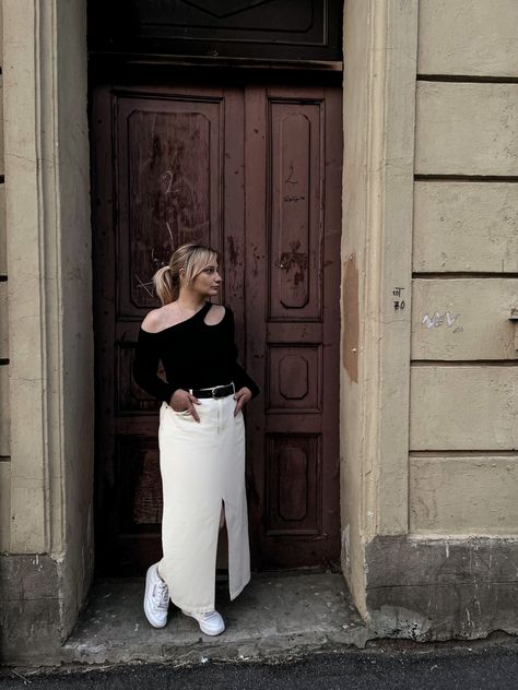 White denim maxi skirt outfit Cream Denim Maxi Skirt Outfit, Denim Maxi Skirt Outfit Summer, White Denim Maxi Skirt, Denim Maxi Skirt Outfit, Maxi Skirt Outfit Summer, Maxi Skirt Outfit, Maxi Denim Skirt, Skirt Outfit Summer, Maxi Skirt Outfits