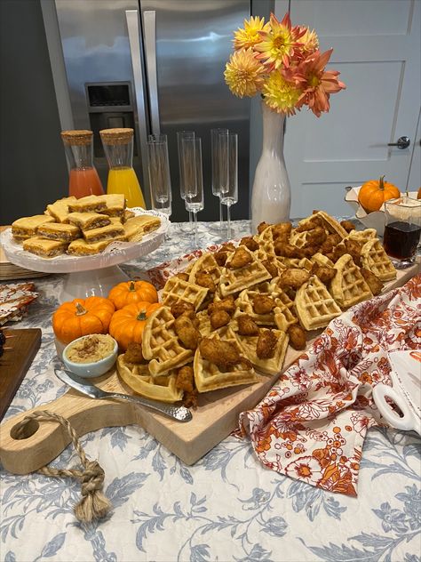 Chicken and Waffles Board featuring Chick-Fil-A nuggets Brunch Ideas Chicken And Waffles, Chicken And Waffle Buffet, Charcuterie Board Chicken Nuggets, Chicken Waffle Charcuterie Board, Chicken And Waffle Charcuterie Board Ideas, Chicken And Waffles Display, Chicken And Waffles Bar, Chicken And Waffle Board, Chicken And Waffle Bar Ideas