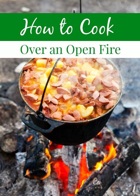 How to Cook Over an Open Fire Campfire Chicken, Backpacking Hacks, Camping Hacks With Kids, Camp Oven, Best Camping Meals, Camping Foods, Campfire Recipes, Dutch Oven Camping, Camp Food