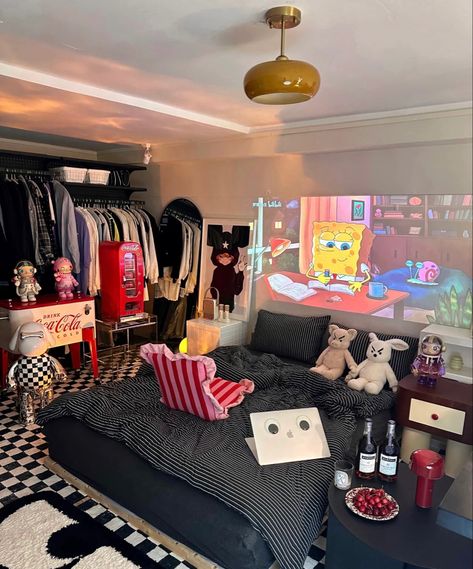 Hypebeast Apartment Bedroom, Hype Beast Closet, Hypebeast Interior Design, College Room Inspo Aesthetic, Aesthetic Men Room Ideas, Black Themed Apartment, Hypebeast Decoration, Urban Room Aesthetic, Hypebeast Kitchen