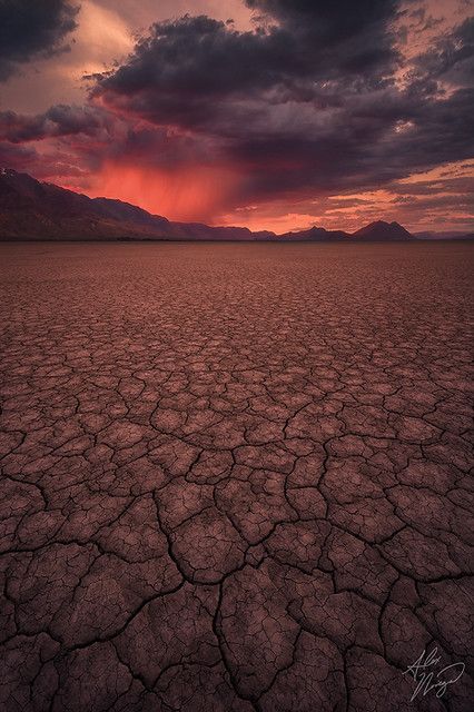 Alvord Flame | A fiery sunset, REPLETE with virga, over Oreg… | Flickr Lightning Images, Earth Texture, Fiery Sunset, Desert Life, Fine Photography, Oregon Travel, New Backgrounds, Editing Background, Photography Photos