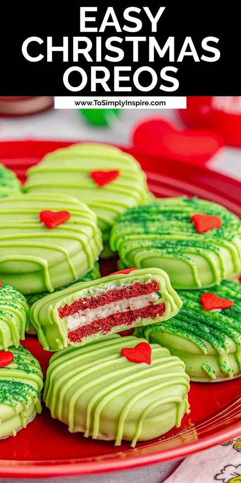 Perfect for the holiday season, these Christmas Oreos are so easy to make by dipping red velvet oreos in candy melts and decorating with drizzles and sprinkles. Whether for holiday parties, as a gift, or just a sweet treat for yourself, these cookies are sure to be a hit! Christmas Cookie Favorites, Oreo Santa Cookies, Christmas Dipped Oreos, Oreo Christmas, Grinch Oreos, Christmas Bake Sale Ideas Easy, Christmas Oreo, Easy Christmas Baking For Kids, Oreo Christmas Cookies