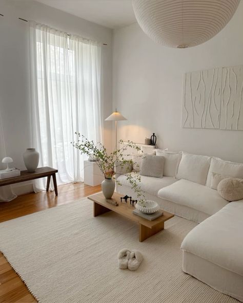 Clean Girl Living Room Aesthetic, Clean White Living Room, Simple Living Room Aesthetic, Vanilla Girl Living Room, Clean Girl Living Room, Living Room Cleaning, White Apartment, Unique Woodworking, Dream Apartment Decor