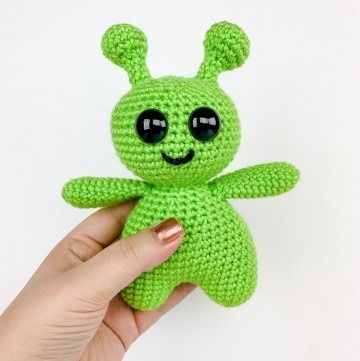 The Friendly Extraterrestrial Free Crochet Alien Patterns, Alien Crochet Pattern Free, Alien Crochet Pattern, Crochet Alien, Alien Crochet, Alien Patterns, Crochet Fun, Letter X, Sewing Stitches