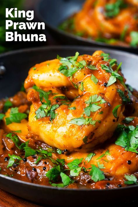 King prawn bhuna, a gloriously spicy Indian curry featuring succulent jumbo shrimp cooked in a rich thick sauce made of tomatoes & onions. Indian Prawn Curry Recipes, Mexican Prawns Recipe, Indian Shrimp Recipes, Indian Prawn Curry, King Prawn Recipes, Indian Shrimp, King Prawn Curry, Spicy Indian Curry, Indian Prawn Recipes