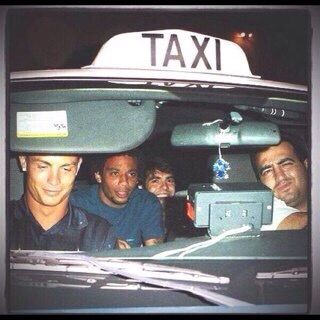 Ronaldo Marcelo, Football Photography, Football Icon, Football Images, Football Photos, Retro Football, Football Pictures, كريستيانو رونالدو, Taxi Driver